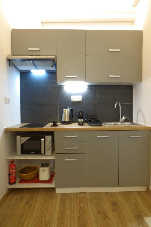 You & Me Cozy Apartments By Zain Athens Exterior photo