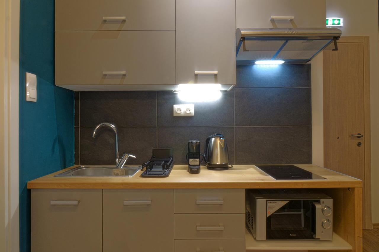 You & Me Cozy Apartments By Zain Athens Exterior photo